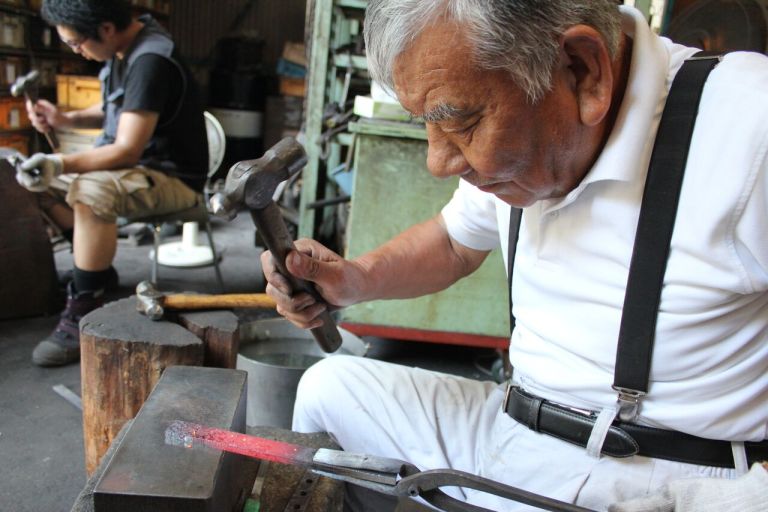 日本一の刀鍛冶、服部一郎。